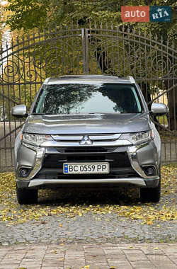 Внедорожник / Кроссовер Mitsubishi Outlander 2017 в Львове