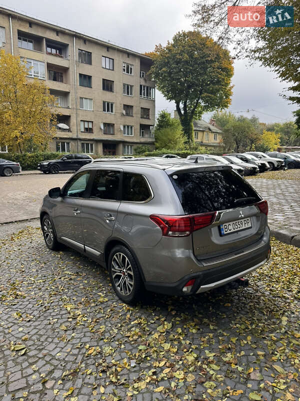 Внедорожник / Кроссовер Mitsubishi Outlander 2017 в Львове фото 8 Внедорожник / Кроссовер Mitsubishi Outlander 2017 в Львове