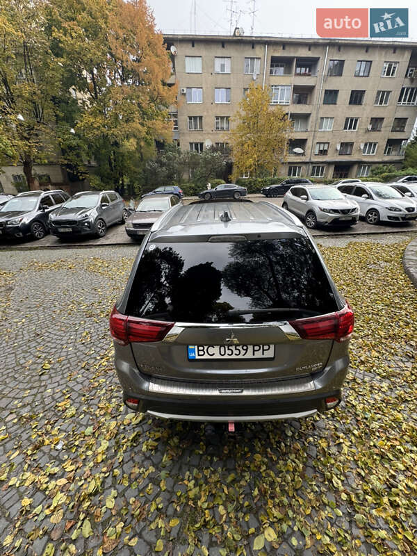 Внедорожник / Кроссовер Mitsubishi Outlander 2017 в Львове фото 9 Внедорожник / Кроссовер Mitsubishi Outlander 2017 в Львове