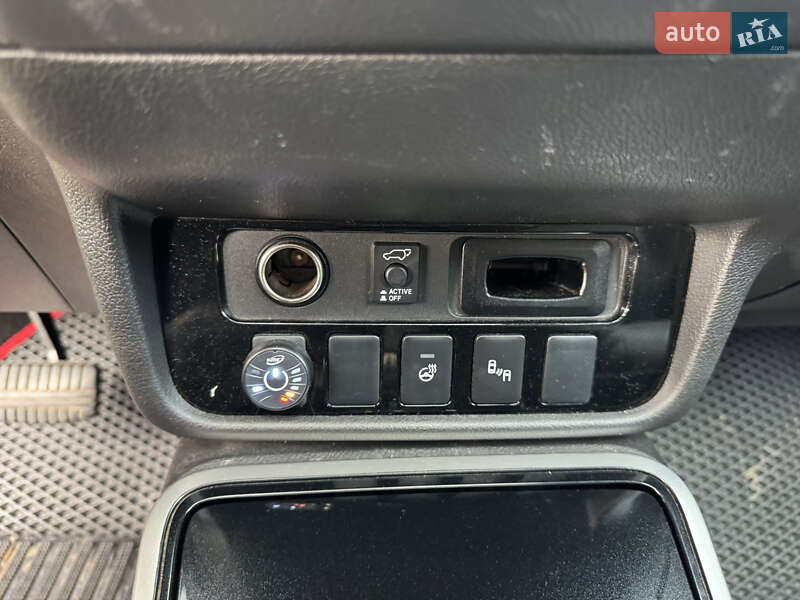 Внедорожник / Кроссовер Mitsubishi Outlander 2017 в Львове фото 27 Внедорожник / Кроссовер Mitsubishi Outlander 2017 в Львове