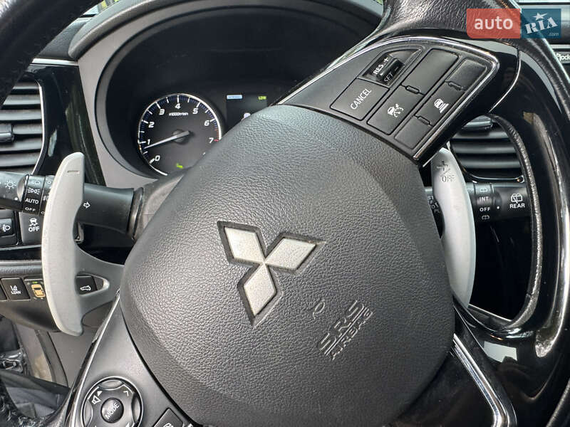 Внедорожник / Кроссовер Mitsubishi Outlander 2017 в Львове фото 29 Внедорожник / Кроссовер Mitsubishi Outlander 2017 в Львове