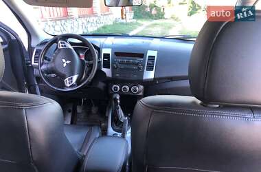 Внедорожник / Кроссовер Mitsubishi Outlander 2008 в 