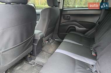 Внедорожник / Кроссовер Mitsubishi Outlander 2010 в 
