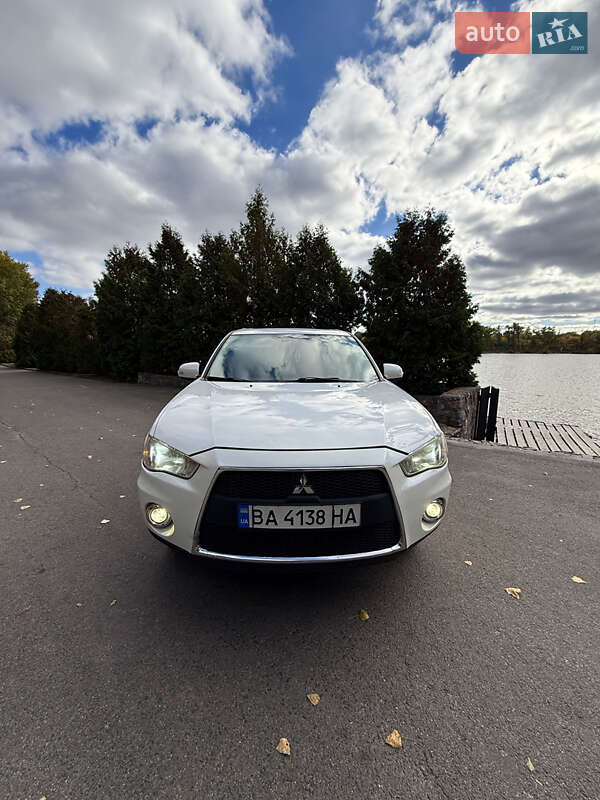 Позашляховик / Кросовер Mitsubishi Outlander 2011 в Кропивницькому
