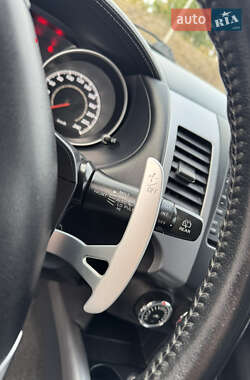 Внедорожник / Кроссовер Mitsubishi Outlander 2012 в 