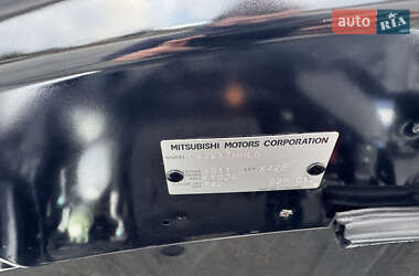 Внедорожник / Кроссовер Mitsubishi Outlander 2012 в 