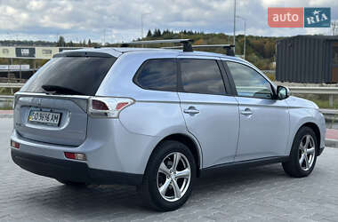 Внедорожник / Кроссовер Mitsubishi Outlander 2013 в 