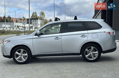 Внедорожник / Кроссовер Mitsubishi Outlander 2013 в 