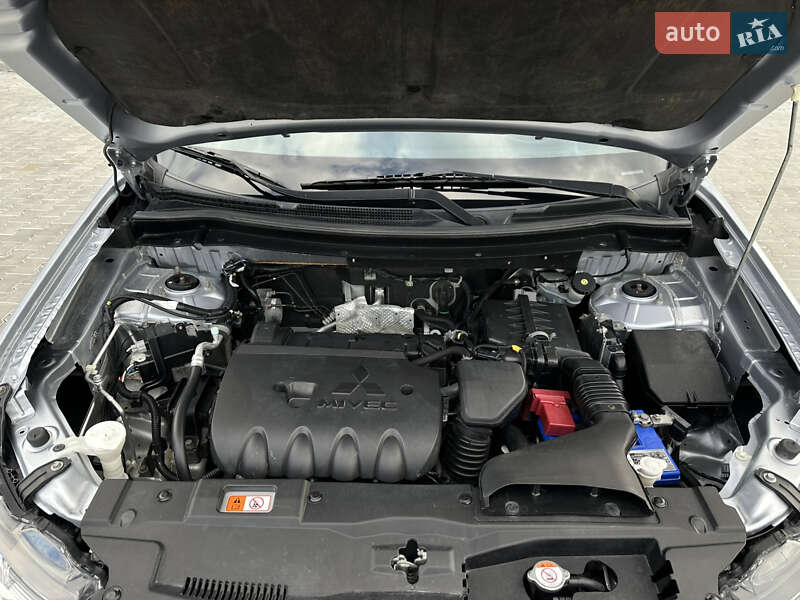 Внедорожник / Кроссовер Mitsubishi Outlander 2013 в Тернополе