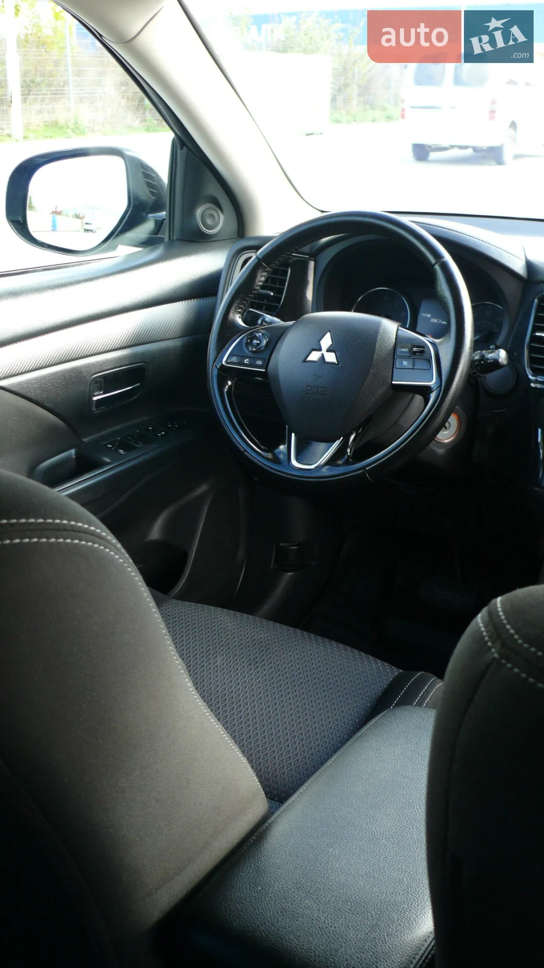 2016 Mitsubishi Outlander - мініатюра 12