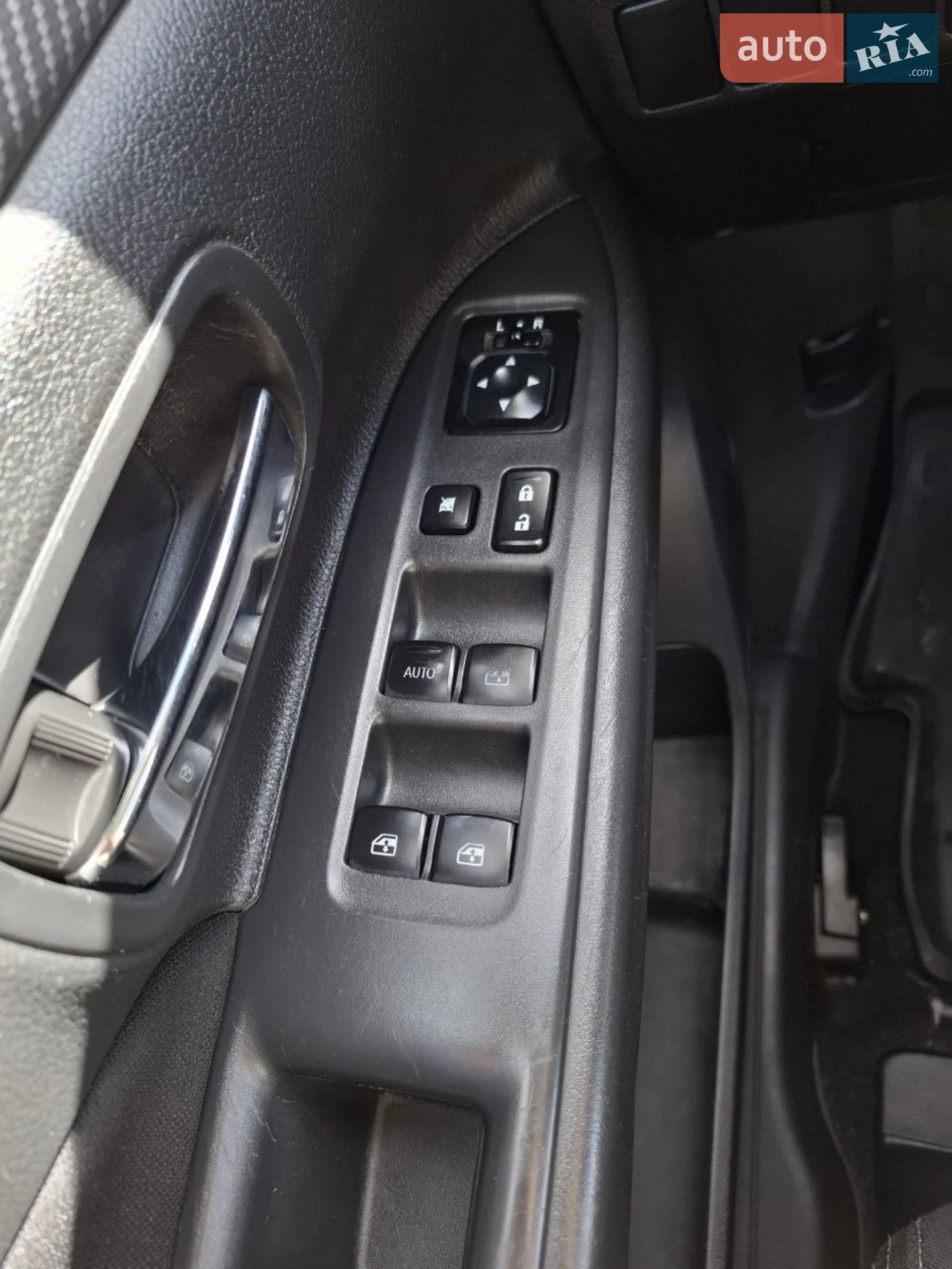 2016 Mitsubishi Outlander - мініатюра 20