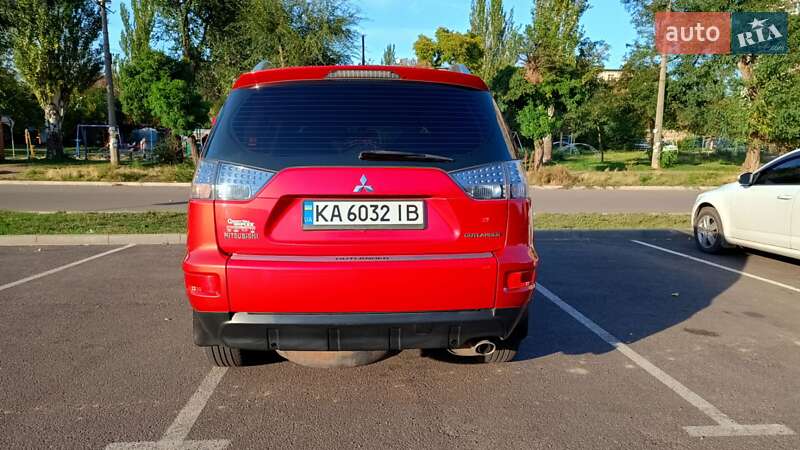 Внедорожник / Кроссовер Mitsubishi Outlander 2010 в Кривом Роге