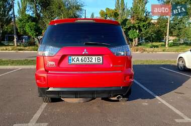 Внедорожник / Кроссовер Mitsubishi Outlander 2010 в 