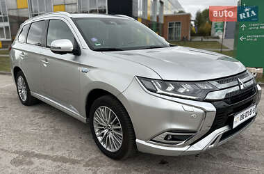 Mitsubishi Outlander 2020