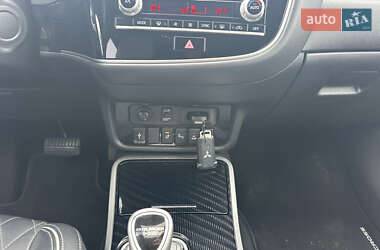 Внедорожник / Кроссовер Mitsubishi Outlander 2020 в 