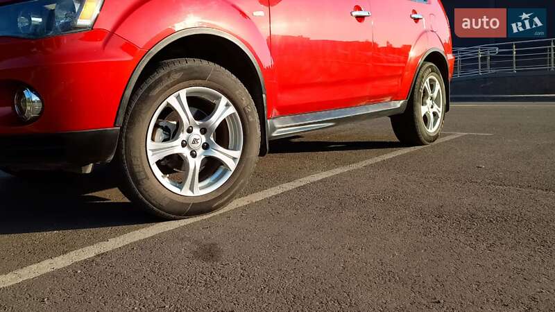 Внедорожник / Кроссовер Mitsubishi Outlander 2010 в Кривом Роге