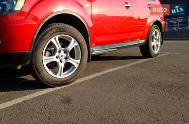 Внедорожник / Кроссовер Mitsubishi Outlander 2010 в 