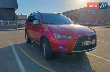 Внедорожник / Кроссовер Mitsubishi Outlander 2010 в 