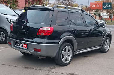 Внедорожник / Кроссовер Mitsubishi Outlander 2005 в 