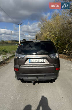 Позашляховик / Кросовер Mitsubishi Outlander 2012 в  фото 13 Позашляховик / Кросовер Mitsubishi Outlander 2012 в