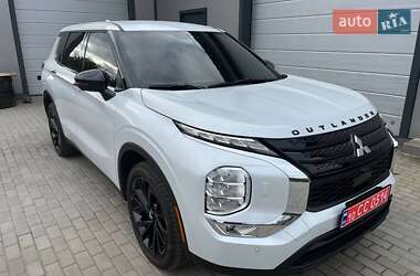 Mitsubishi Outlander 2023