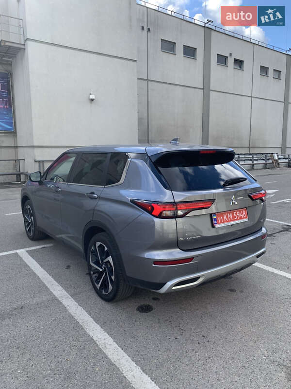 Внедорожник / Кроссовер Mitsubishi Outlander 2022 в Киеве