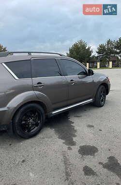 Внедорожник / Кроссовер Mitsubishi Outlander 2011 в 