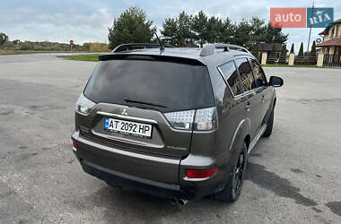Внедорожник / Кроссовер Mitsubishi Outlander 2011 в 
