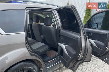 Внедорожник / Кроссовер Mitsubishi Outlander 2011 в 