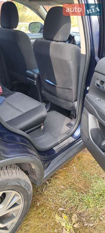 Внедорожник / Кроссовер Mitsubishi Outlander 2017 в Смеле