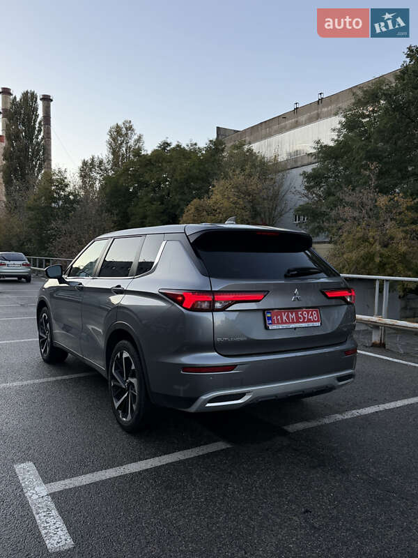 Внедорожник / Кроссовер Mitsubishi Outlander 2022 в Киеве