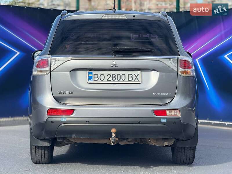 Внедорожник / Кроссовер Mitsubishi Outlander 2013 в Запорожье