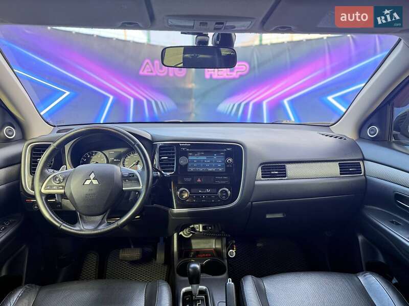 Внедорожник / Кроссовер Mitsubishi Outlander 2013 в Запорожье