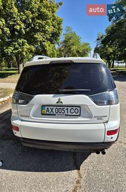 Внедорожник / Кроссовер Mitsubishi Outlander 2008 в 