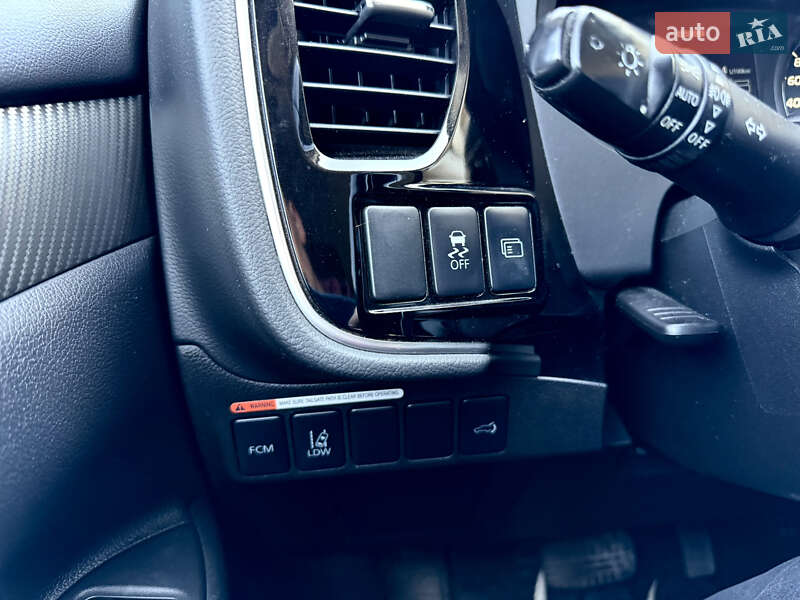 Внедорожник / Кроссовер Mitsubishi Outlander 2013 в Тернополе
