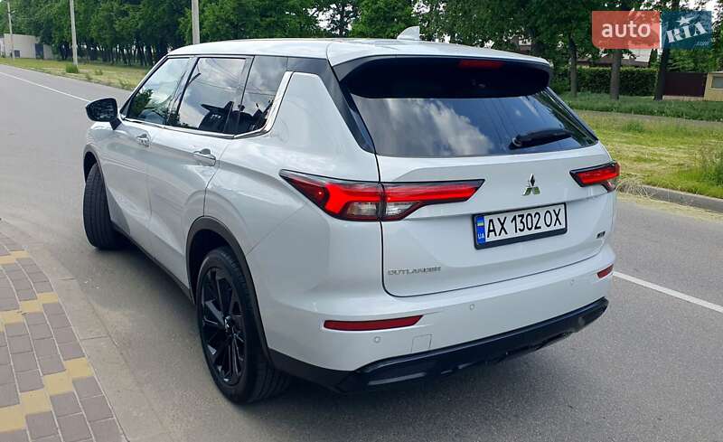 Внедорожник / Кроссовер Mitsubishi Outlander 2022 в Киеве