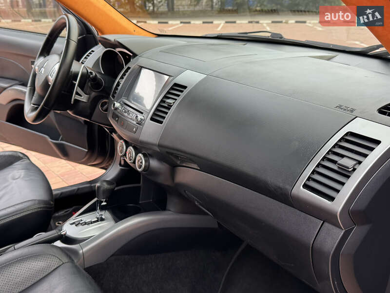 Внедорожник / Кроссовер Mitsubishi Outlander 2008 в Одессе