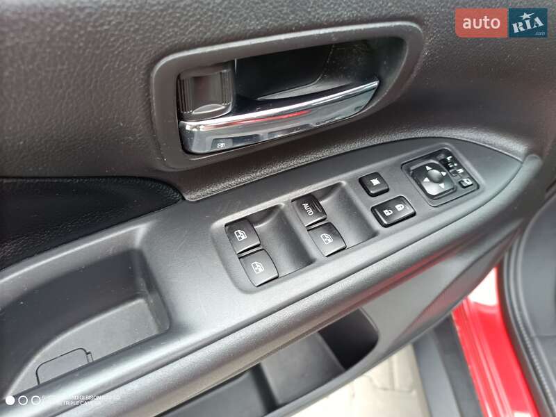 Внедорожник / Кроссовер Mitsubishi Outlander 2016 в Киеве