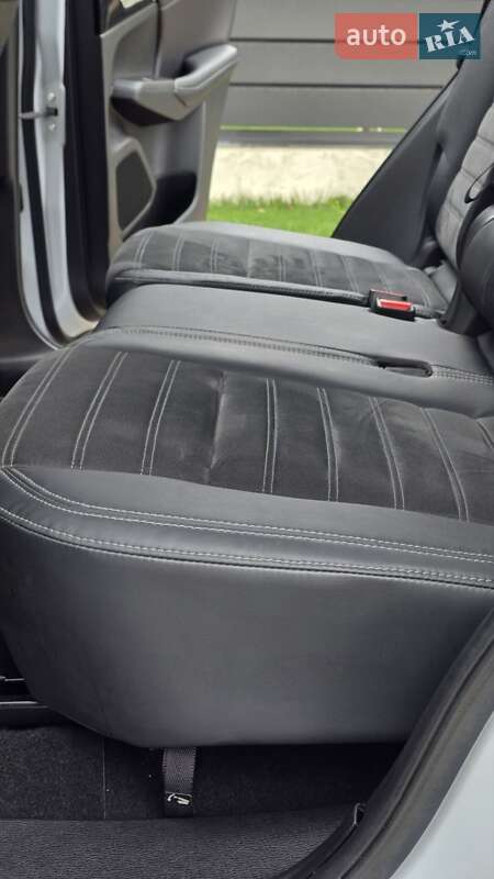 Внедорожник / Кроссовер Mitsubishi Outlander 2022 в Киеве