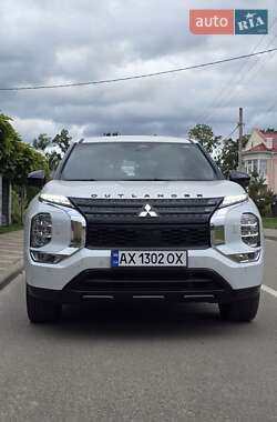 Позашляховик / Кросовер Mitsubishi Outlander 2022 в Києві