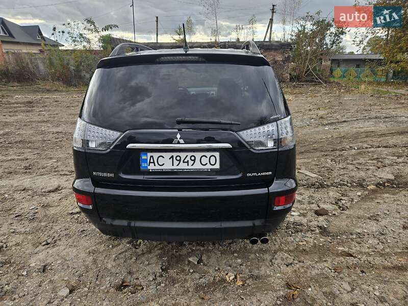 Внедорожник / Кроссовер Mitsubishi Outlander 2010 в Нововолынске