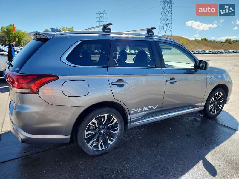 Внедорожник / Кроссовер Mitsubishi Outlander 2018 в Житомире фото 4 Внедорожник / Кроссовер Mitsubishi Outlander 2018 в Житомире