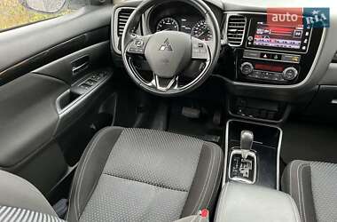 Внедорожник / Кроссовер Mitsubishi Outlander 2019 в 