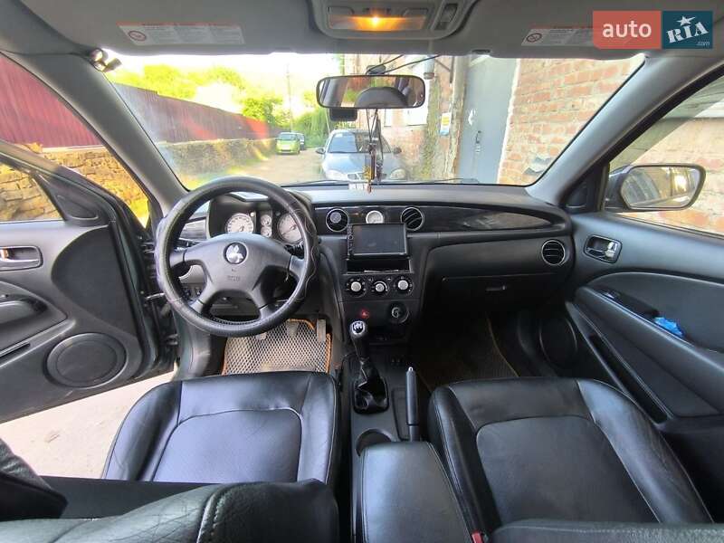 Внедорожник / Кроссовер Mitsubishi Outlander 2003 в Могилев-Подольске фото 4 Внедорожник / Кроссовер Mitsubishi Outlander 2003 в Могилев-Подольске