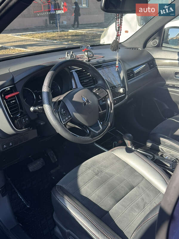 Внедорожник / Кроссовер Mitsubishi Outlander 2020 в Харькове