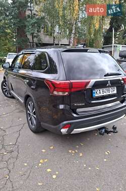 Внедорожник / Кроссовер Mitsubishi Outlander 2018 в 