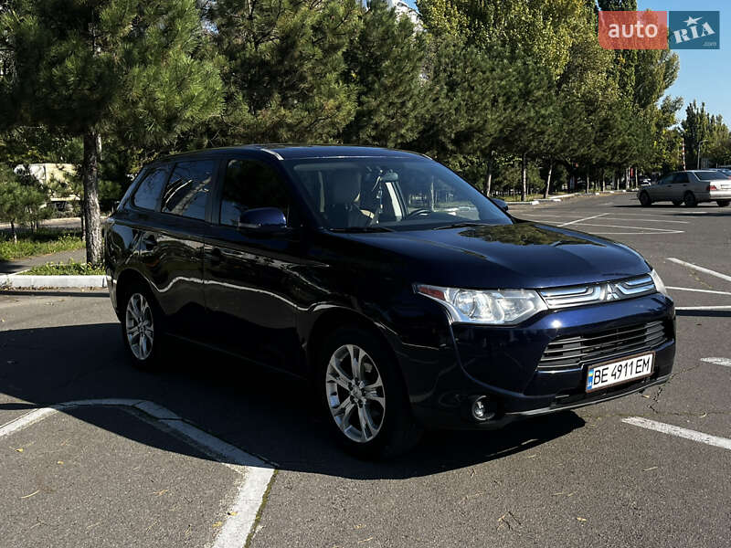 Внедорожник / Кроссовер Mitsubishi Outlander 2013 в Одессе фото 9 Внедорожник / Кроссовер Mitsubishi Outlander 2013 в Одессе