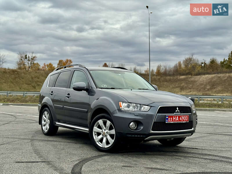 Внедорожник / Кроссовер Mitsubishi Outlander 2012 в Полтаве