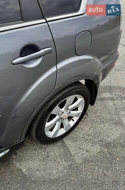 Внедорожник / Кроссовер Mitsubishi Outlander 2012 в 