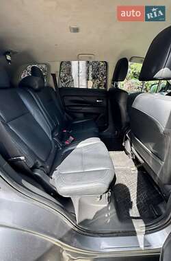 Позашляховик / Кросовер Mitsubishi Outlander 2020 в 
